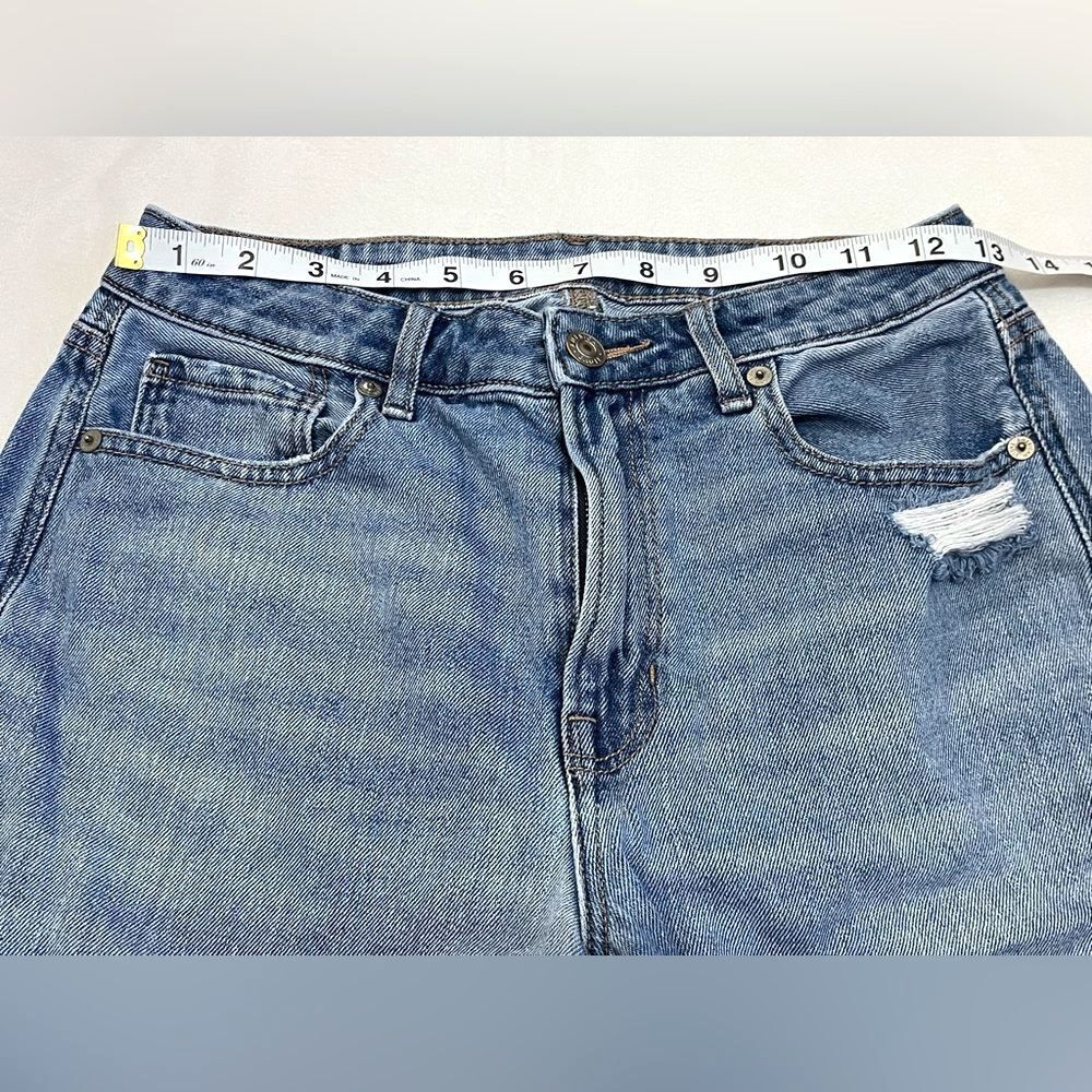 American Eagle Outfitters Classic Blue Distressed Women’s Mom Jeans Sz 4 Short - Picture 9 of 16